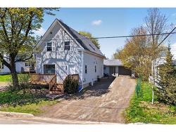9 Mansfield Moncton, NB E1A 2V8