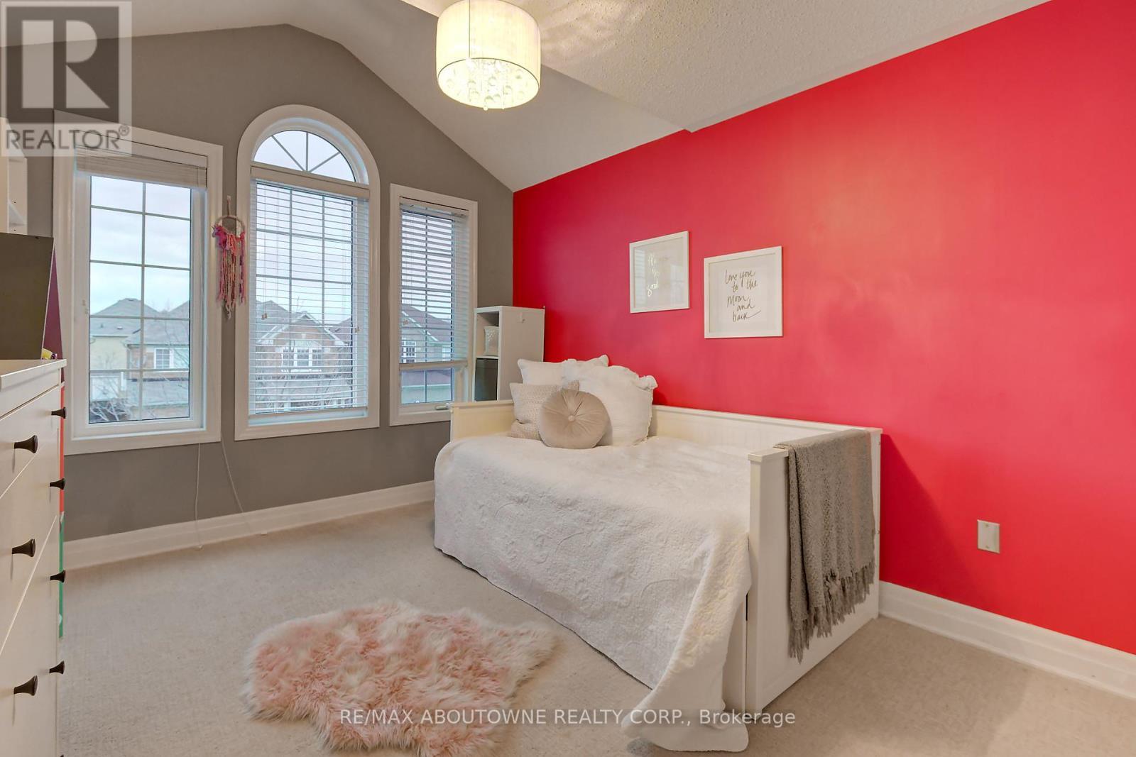 310 Leitch Landing, Milton, ON - Indoor Photo Showing Bedroom