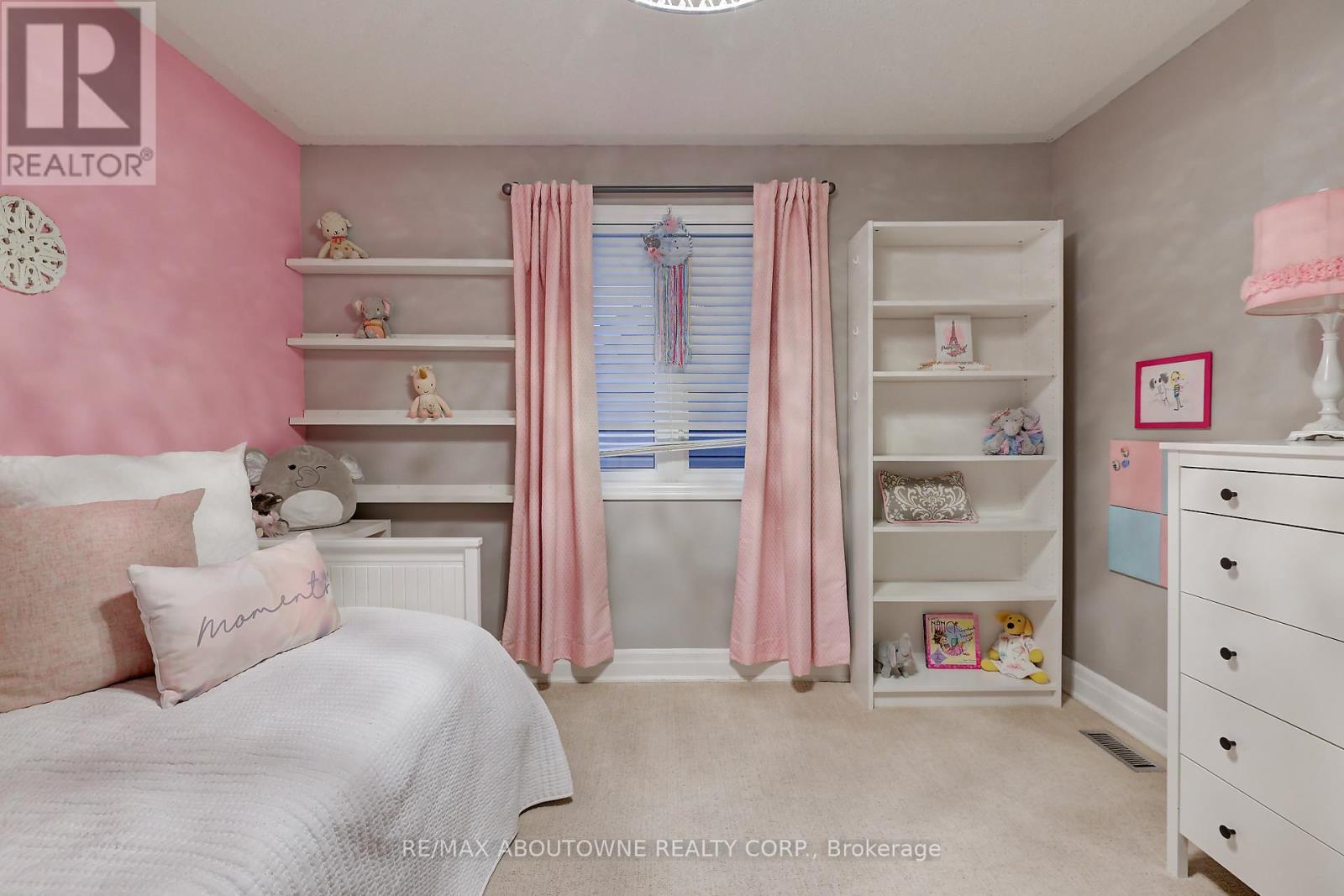 310 Leitch Landing, Milton, ON - Indoor Photo Showing Bedroom