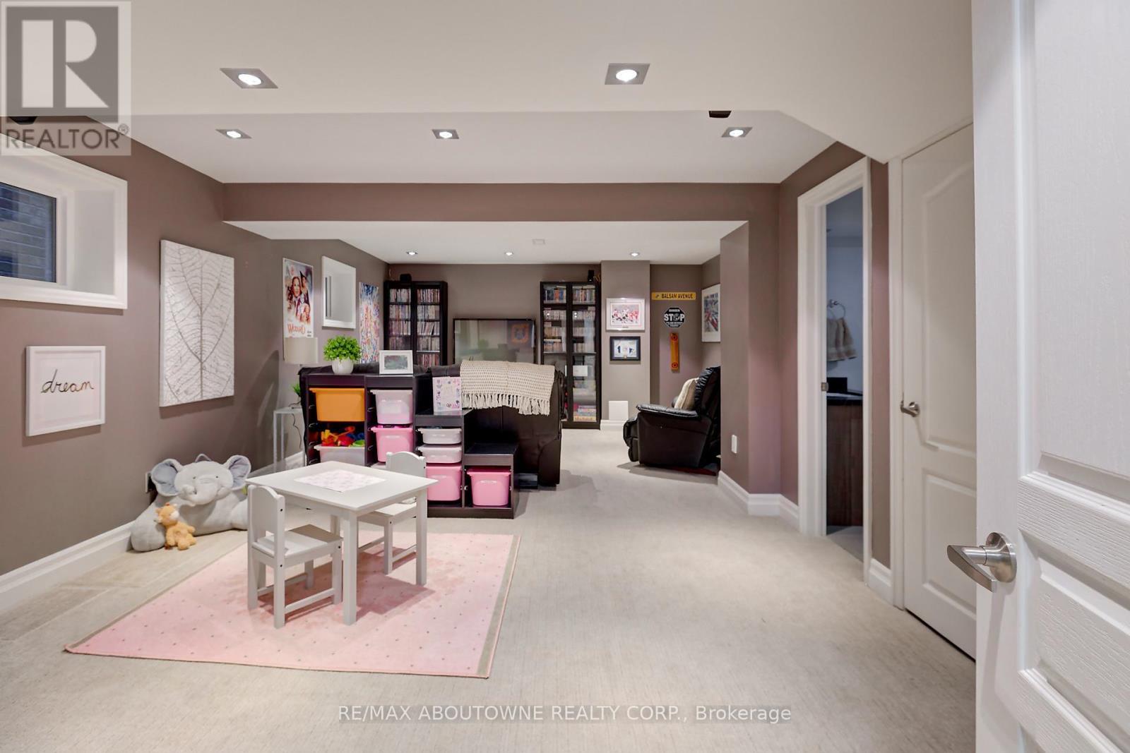 310 Leitch Landing, Milton, ON - Indoor