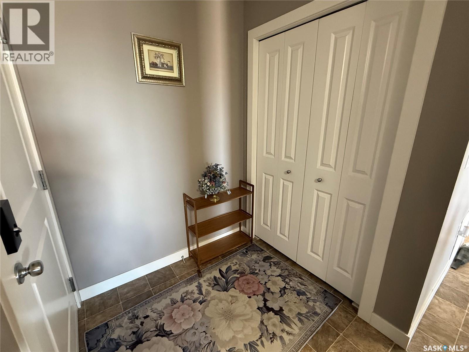 302 820 5Th Street Ne, Weyburn, SK - Indoor Photo Showing Other Room