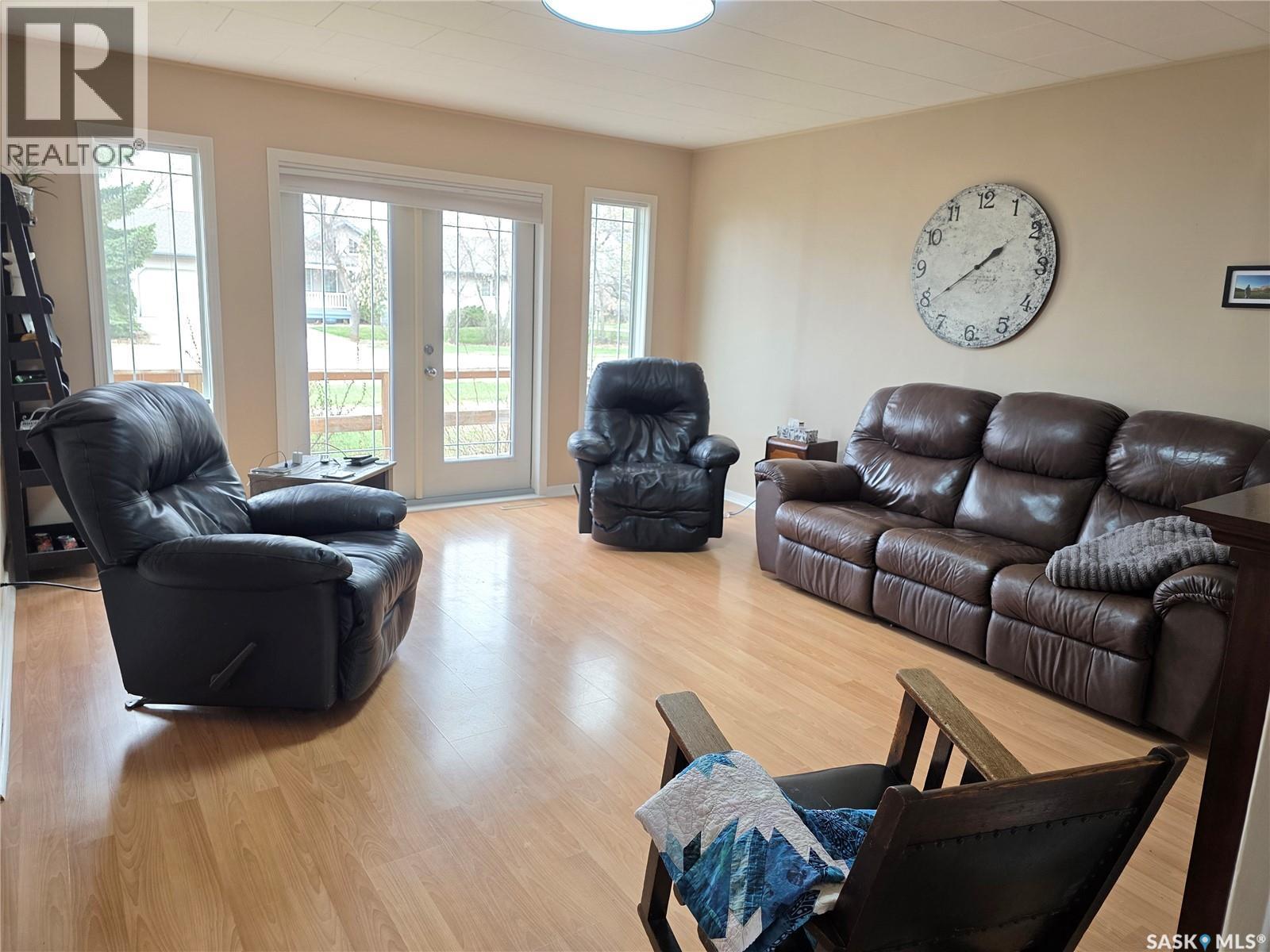111 4Th Avenue N, Lucky Lake, SK