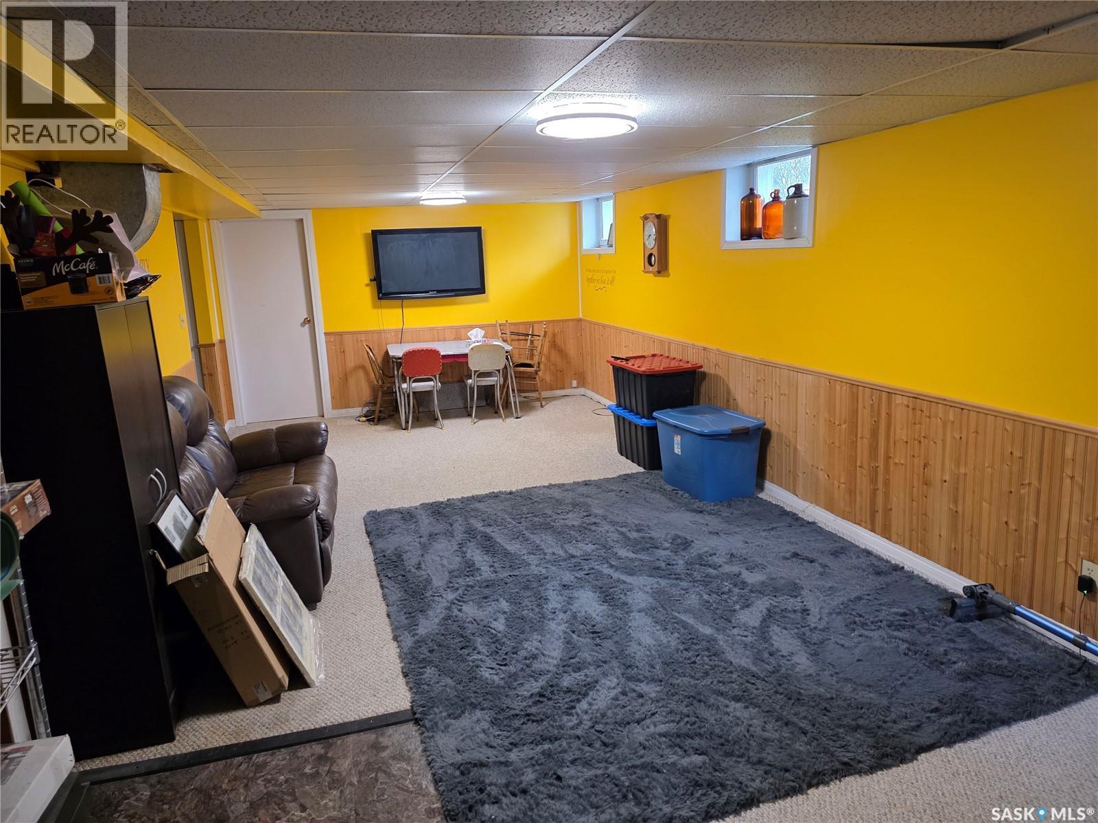 111 4Th Avenue N, Lucky Lake, SK