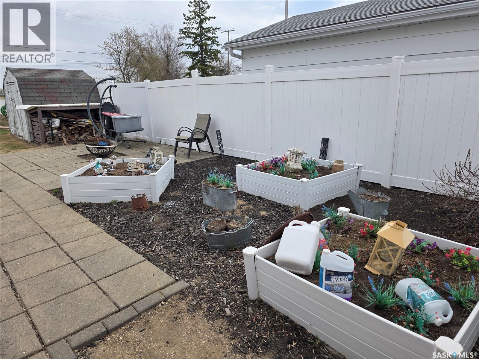 111 4Th Avenue N, Lucky Lake, SK