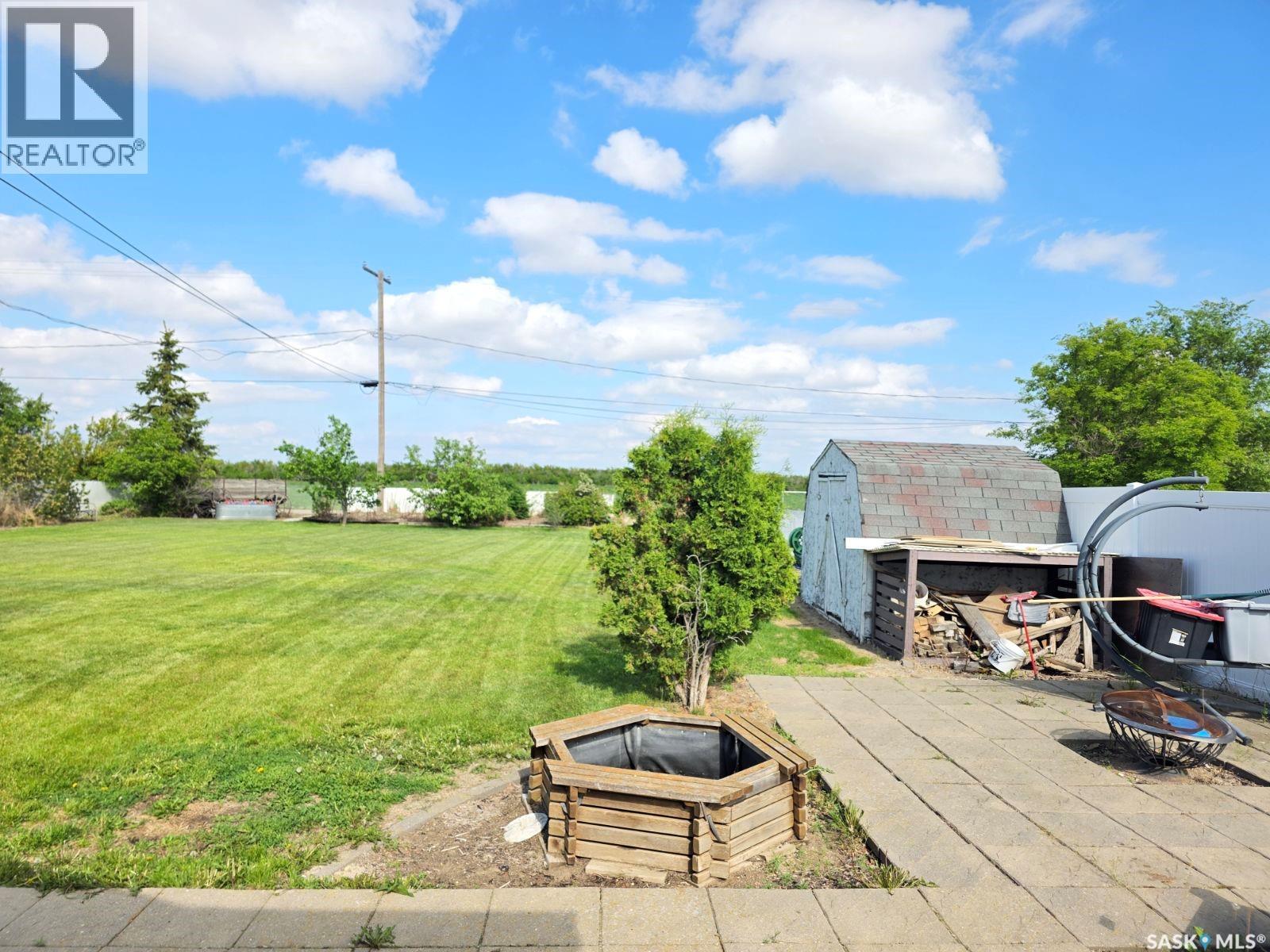111 4Th Avenue N, Lucky Lake, SK