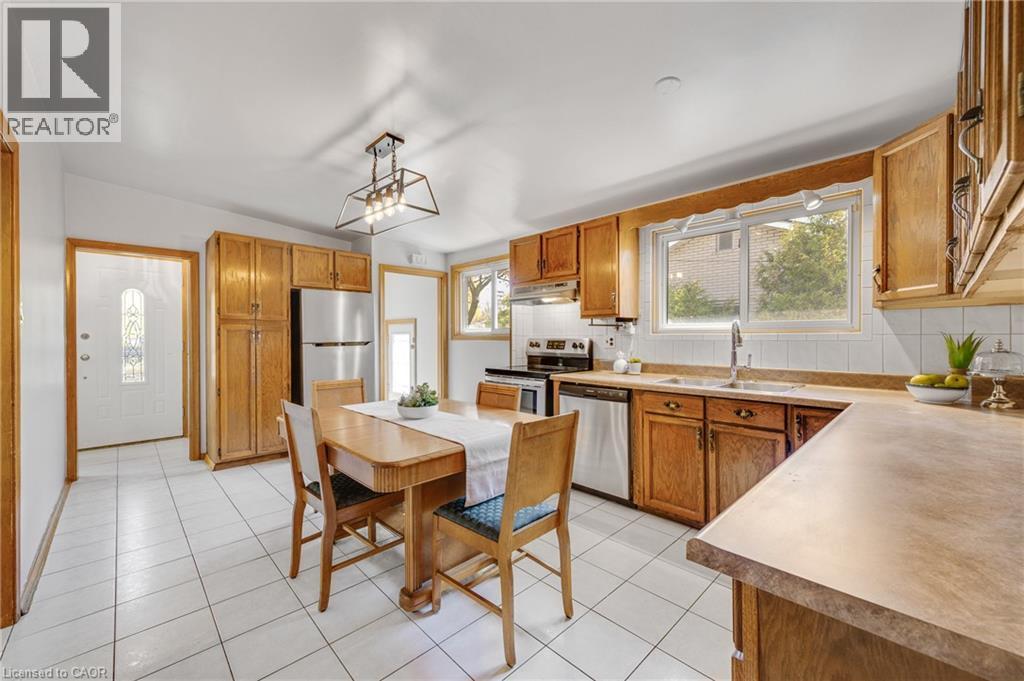 3 Tanager Court, Hamilton, ON - Indoor