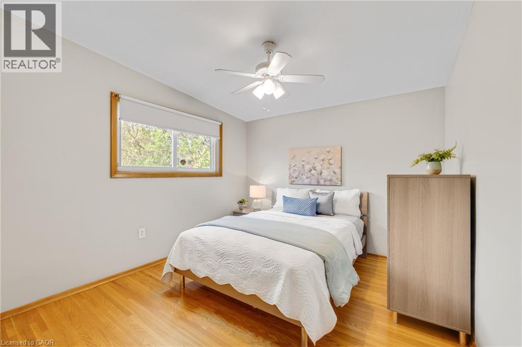 3 Tanager Court, Hamilton, ON - Indoor Photo Showing Bedroom