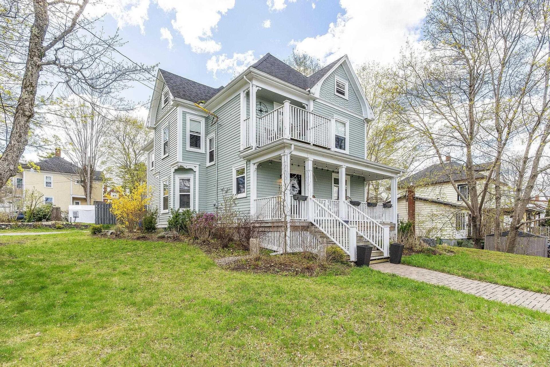 20 Scotia Street, Bridgewater, NS - Outdoor With Deck Patio Veranda With Facade