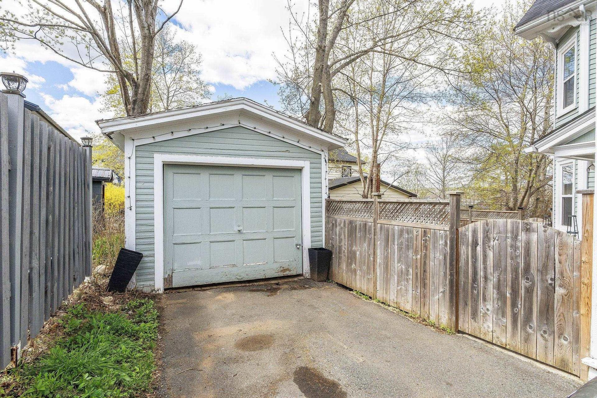 20 Scotia Street, Bridgewater, NS - Outdoor With Exterior