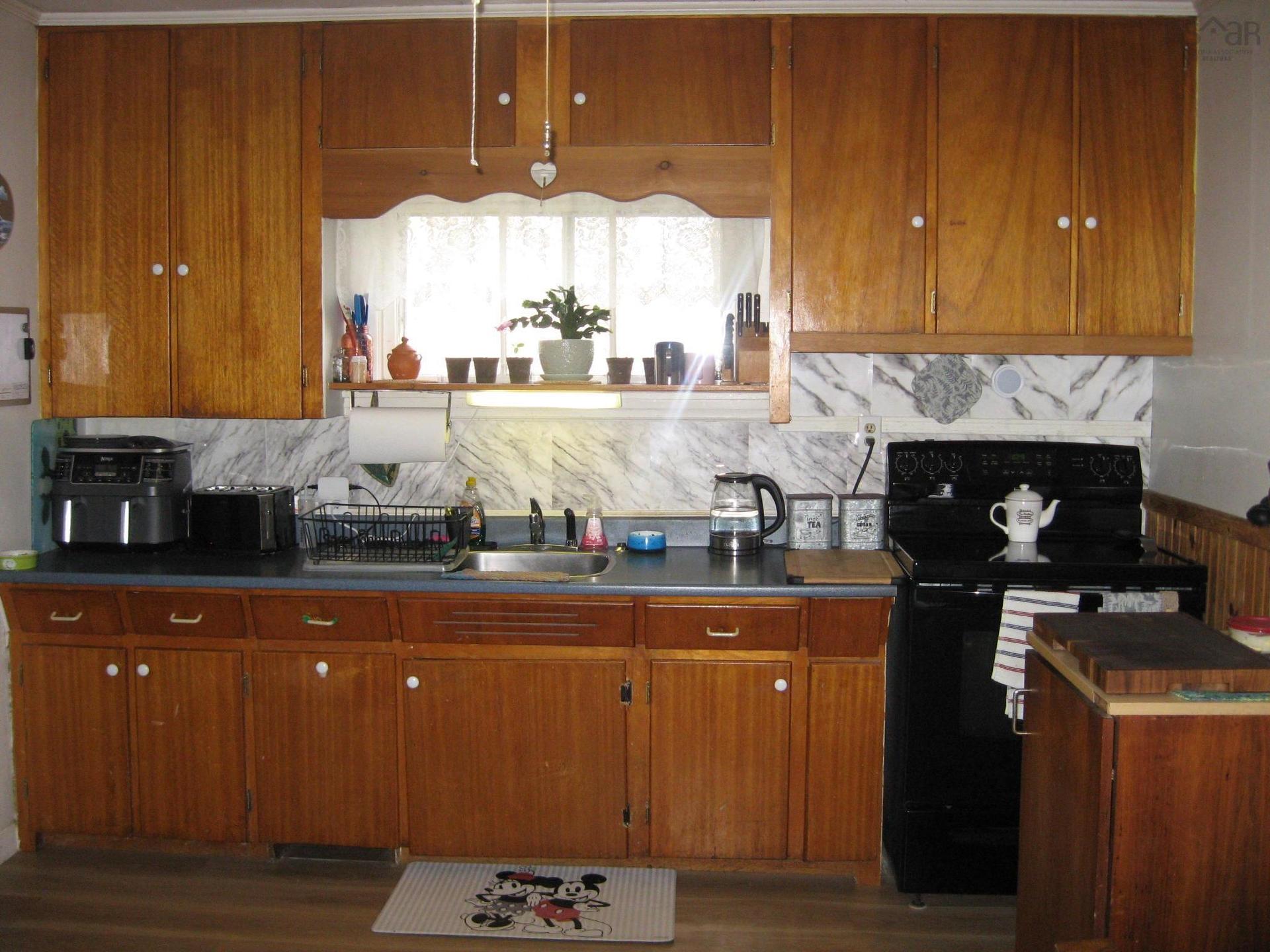 166 West Street, Milton, NS