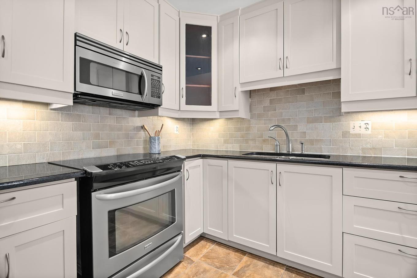 5 1049 South Park Street, Halifax, NS