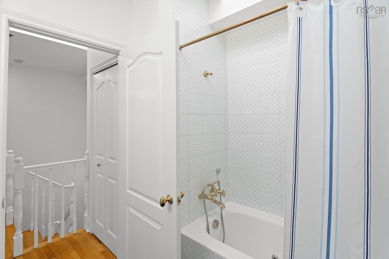 5 1049 South Park Street, Halifax, NS