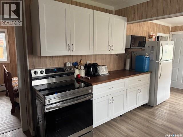 691 Joseph Crescent, Cochin, SK - Indoor Photo Showing Kitchen