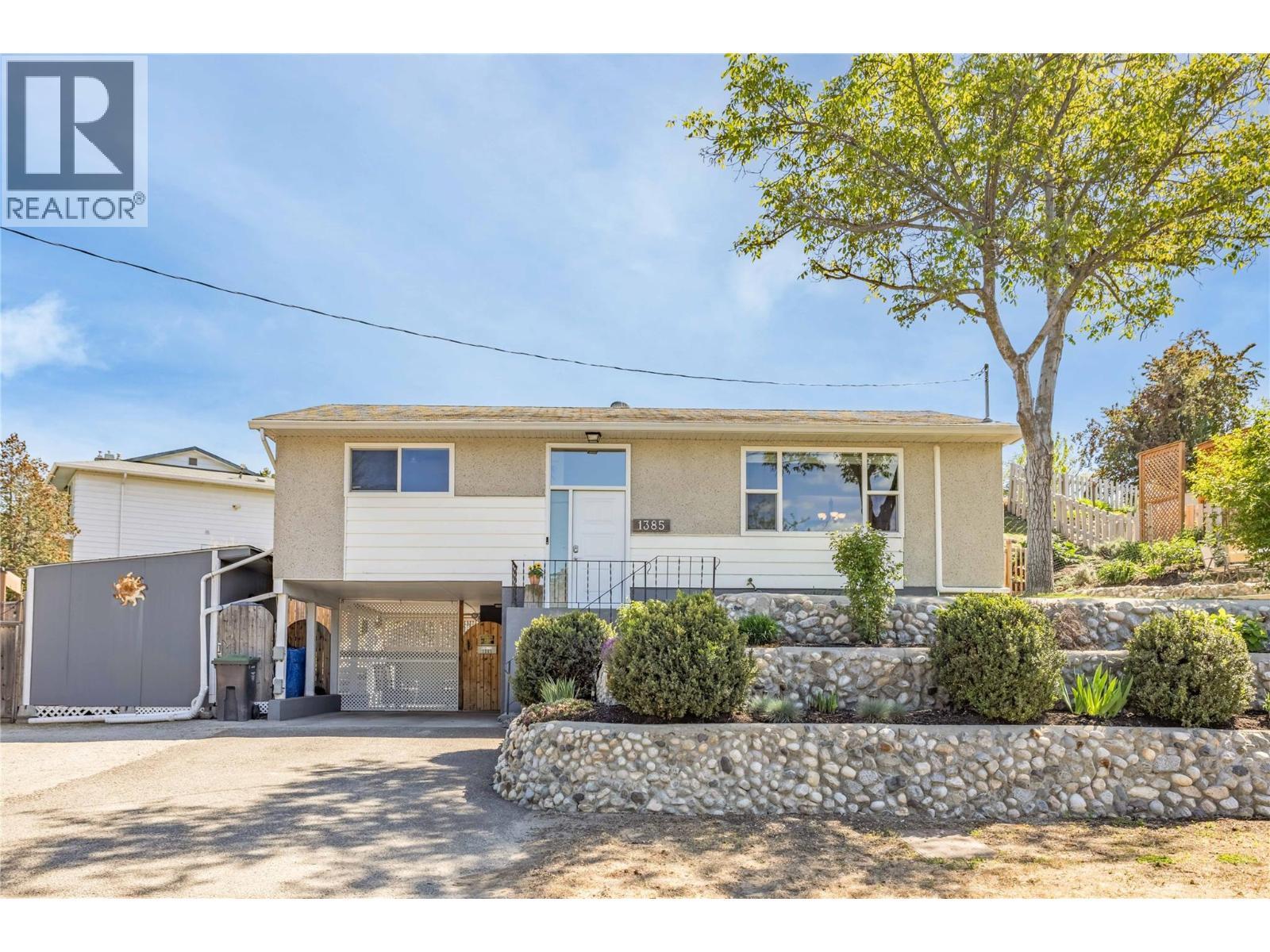 TONS of parking! - 1385 Orchard Drive, Kelowna, BC - Outdoor
