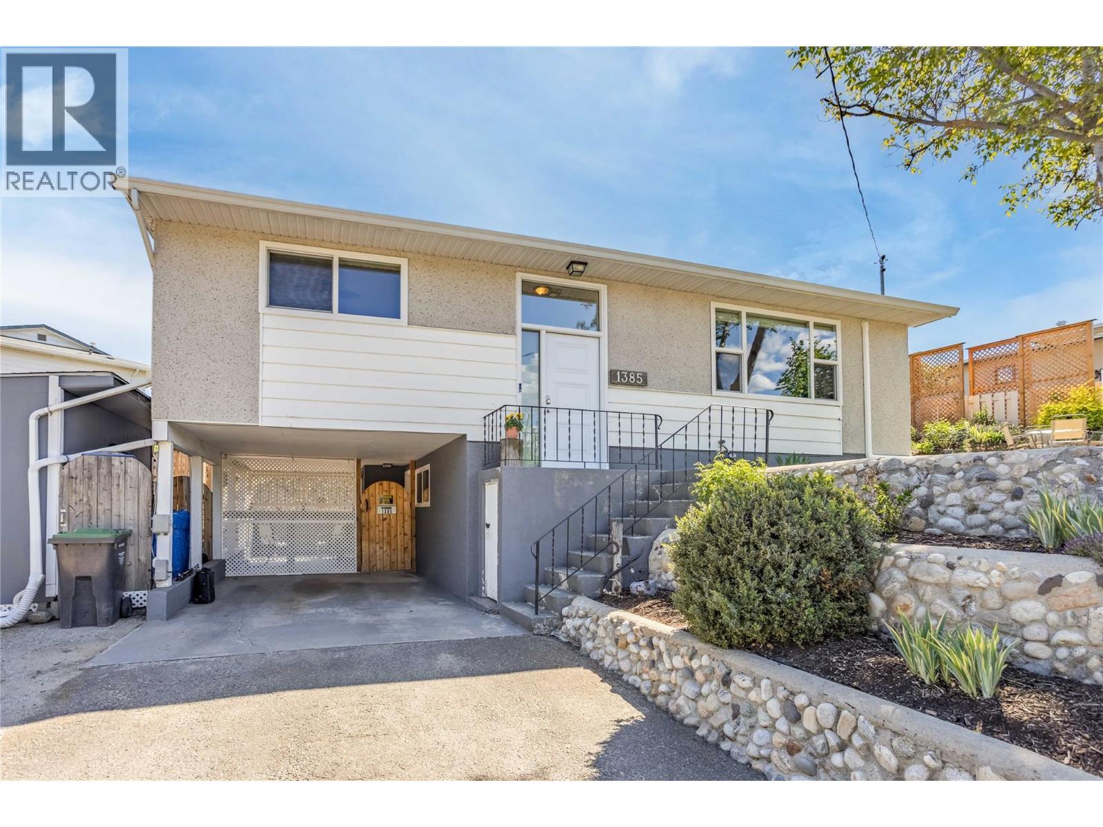 1385 Orchard Drive, Kelowna, BC - Outdoor