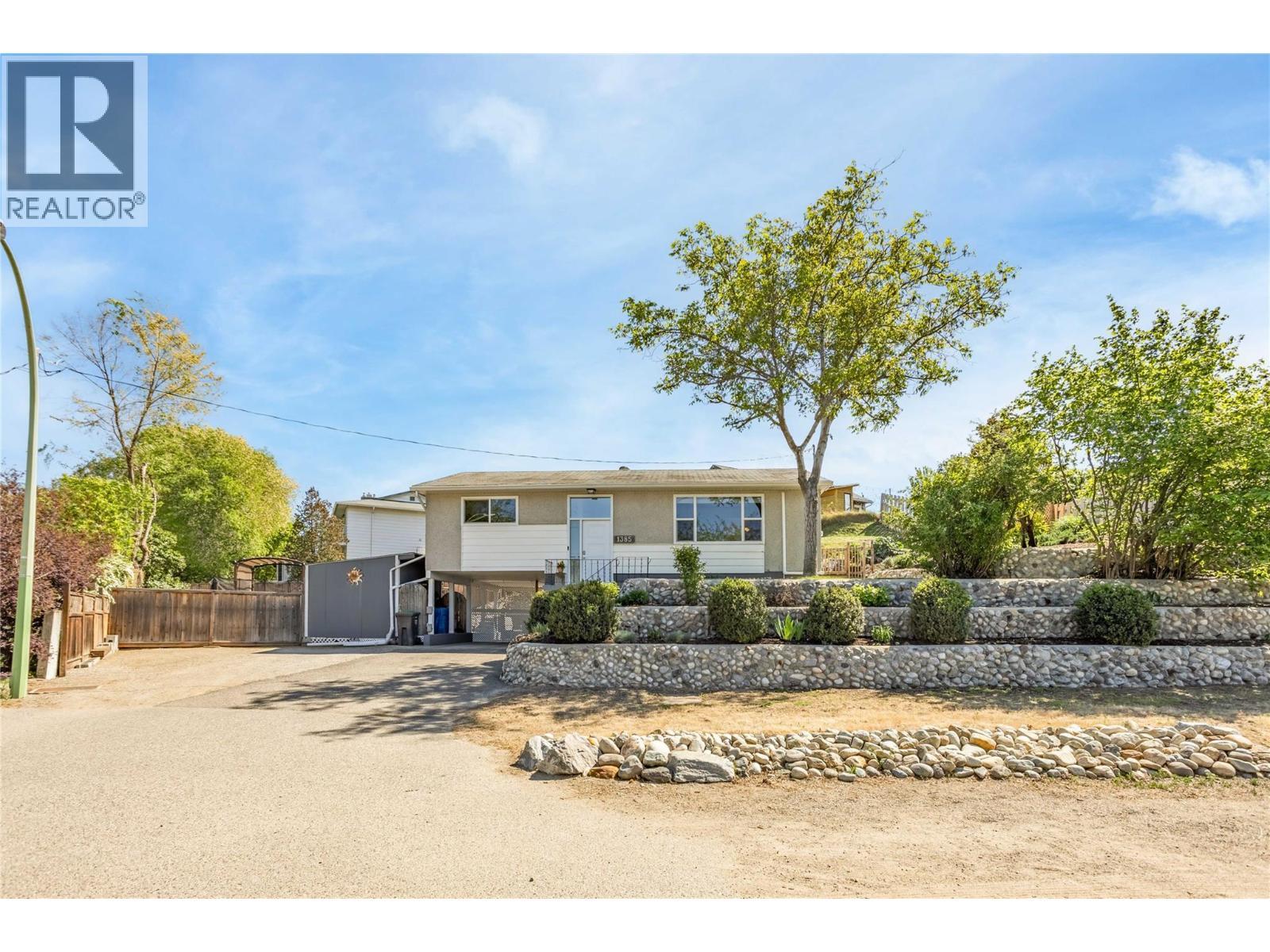 Boat parking - 1385 Orchard Drive, Kelowna, BC - Outdoor
