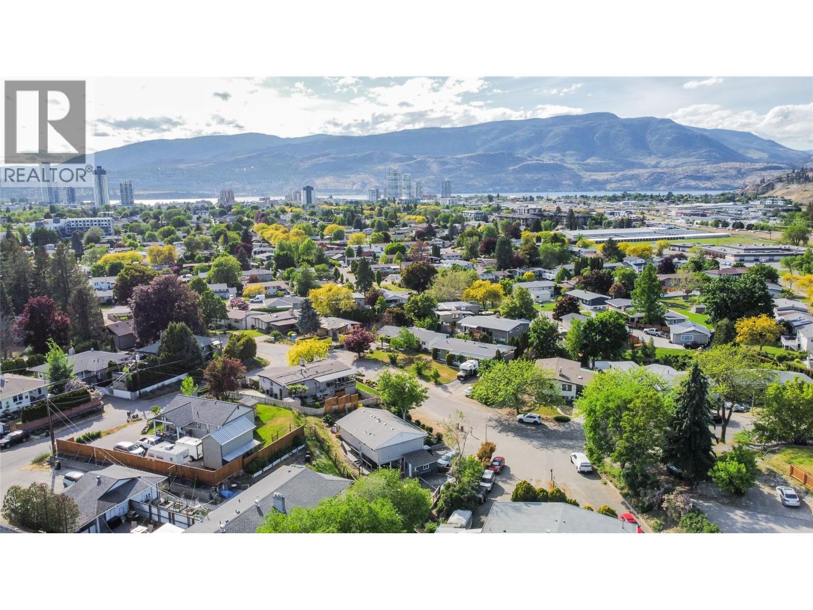 1385 Orchard Drive, Kelowna, BC - Outdoor With View