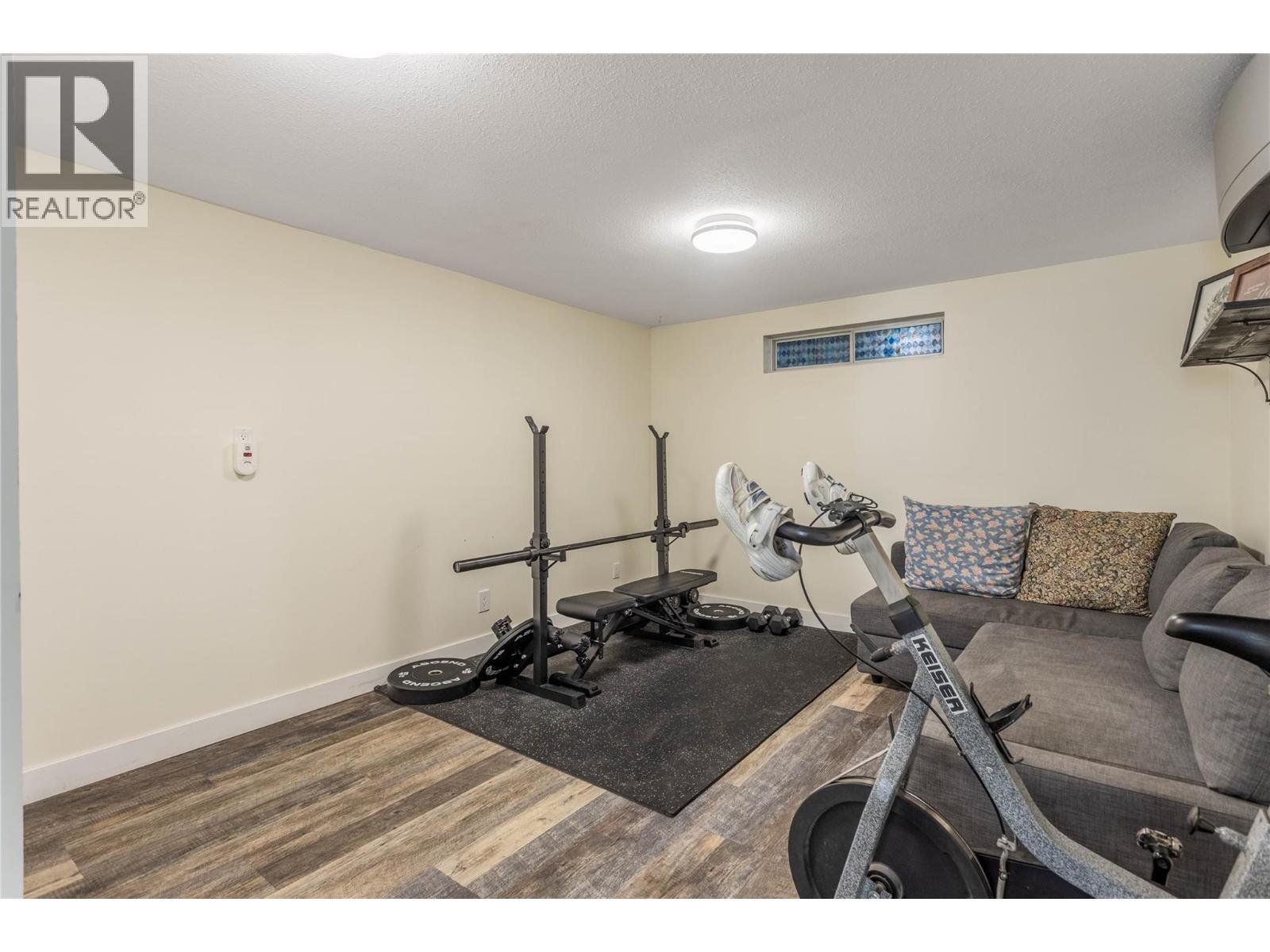 Super flexible bonus room - 1385 Orchard Drive, Kelowna, BC - Indoor Photo Showing Bedroom