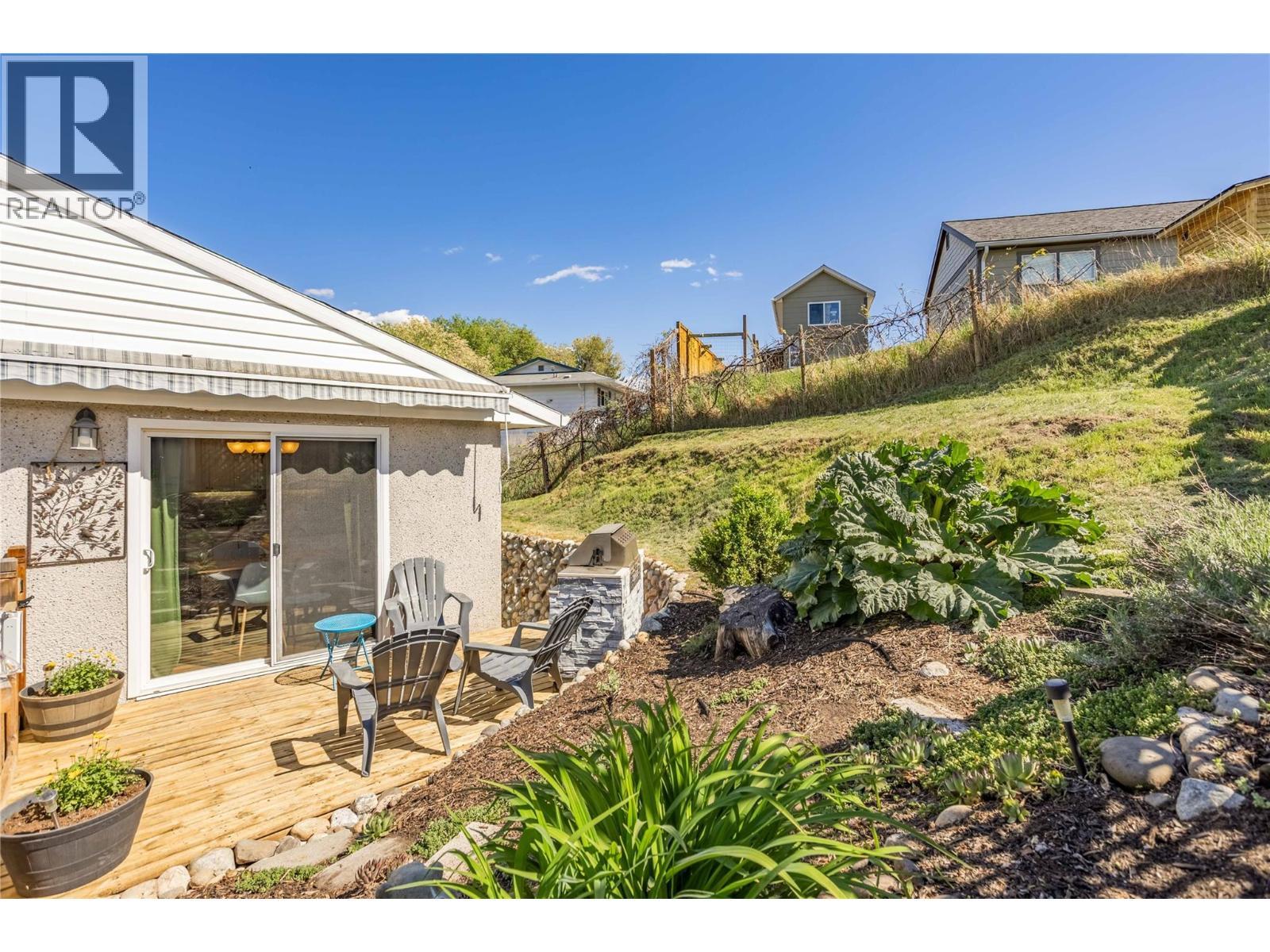 1385 Orchard Drive, Kelowna, BC - Outdoor