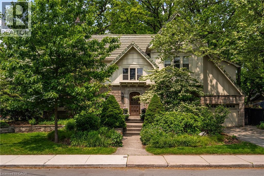2 Oak Knoll Drive, Hamilton, ON - Outdoor