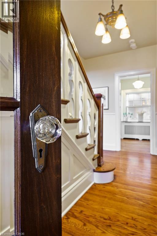 2 Oak Knoll Drive, Hamilton, ON - Indoor Photo Showing Other Room