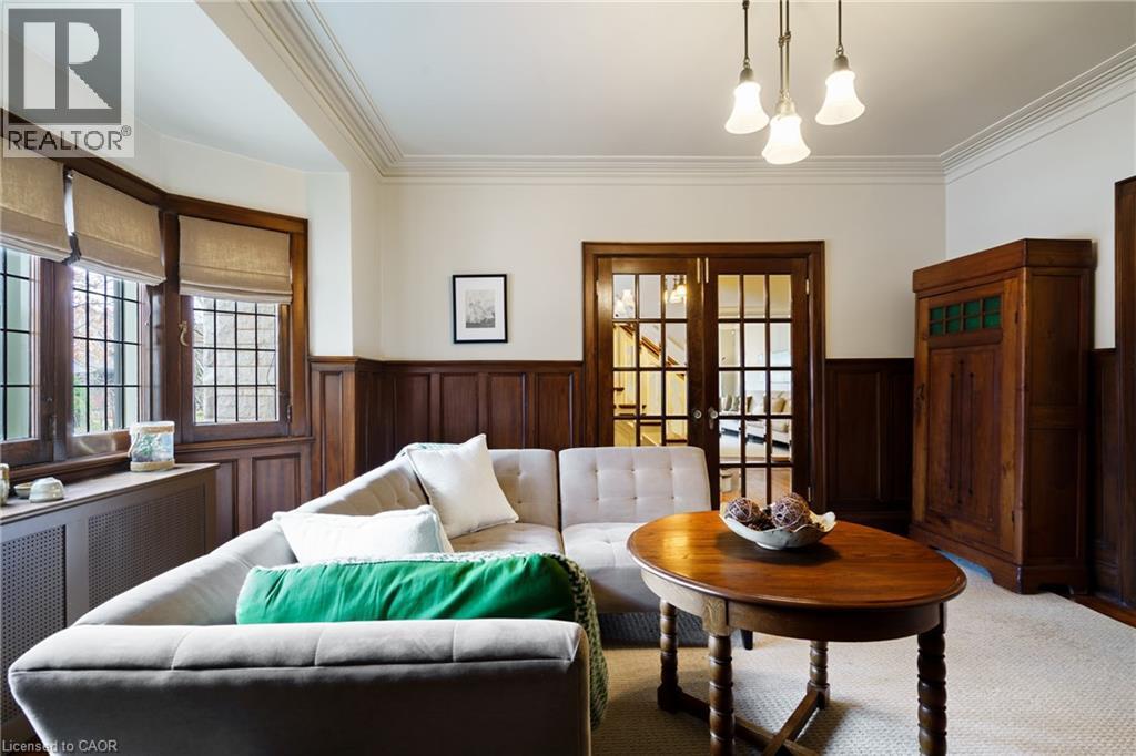 2 Oak Knoll Drive, Hamilton, ON - Indoor