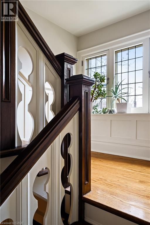 Staircase detail - 2 Oak Knoll Drive, Hamilton, ON - Indoor Photo Showing Other Room