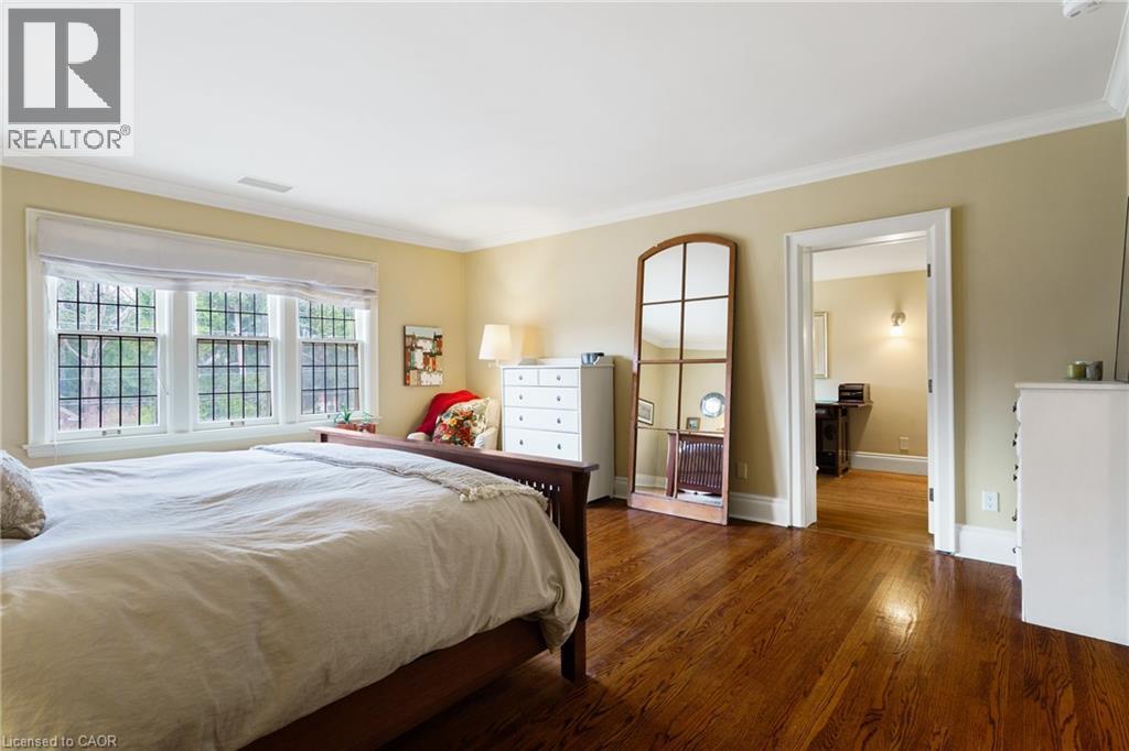 Primary Bedroom - 2 Oak Knoll Drive, Hamilton, ON - Indoor Photo Showing Bedroom