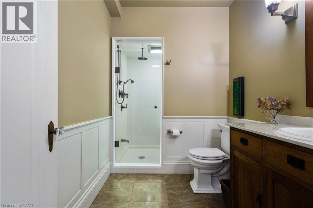 Primary Bathroom - 2 Oak Knoll Drive, Hamilton, ON - Indoor Photo Showing Bathroom