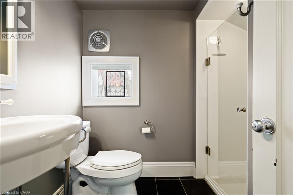 2nd Primary Ensuite - 2 Oak Knoll Drive, Hamilton, ON - Indoor Photo Showing Bathroom