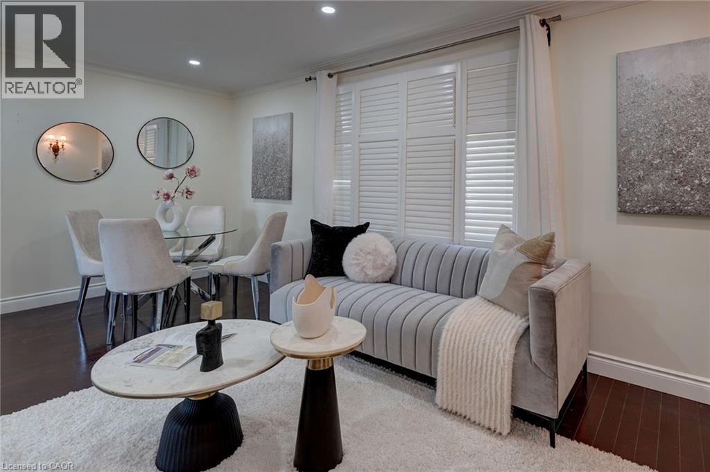 207 Christopher Drive, Cambridge, ON - Indoor Photo Showing Dining Room