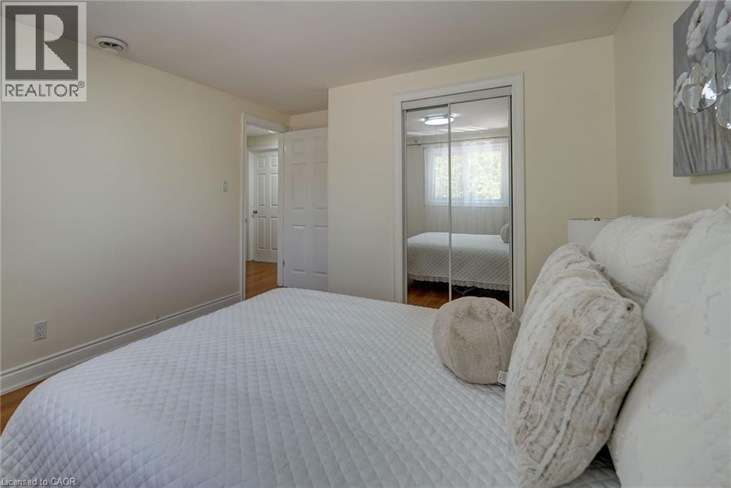 207 Christopher Drive, Cambridge, ON - Indoor Photo Showing Bedroom