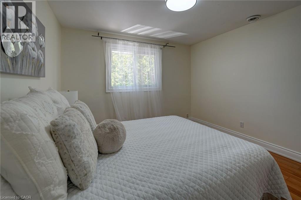207 Christopher Drive, Cambridge, ON - Indoor Photo Showing Bedroom