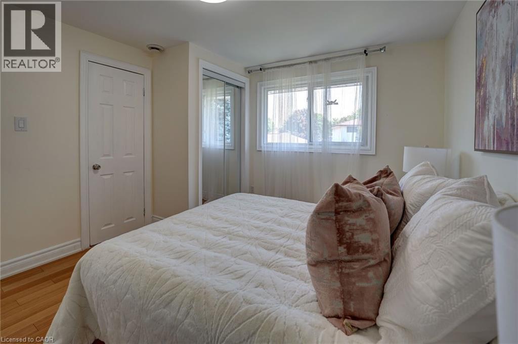 207 Christopher Drive, Cambridge, ON - Indoor Photo Showing Bedroom