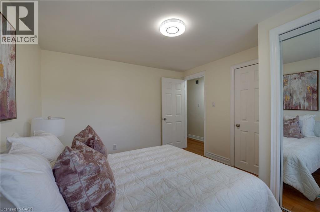 207 Christopher Drive, Cambridge, ON - Indoor Photo Showing Bedroom