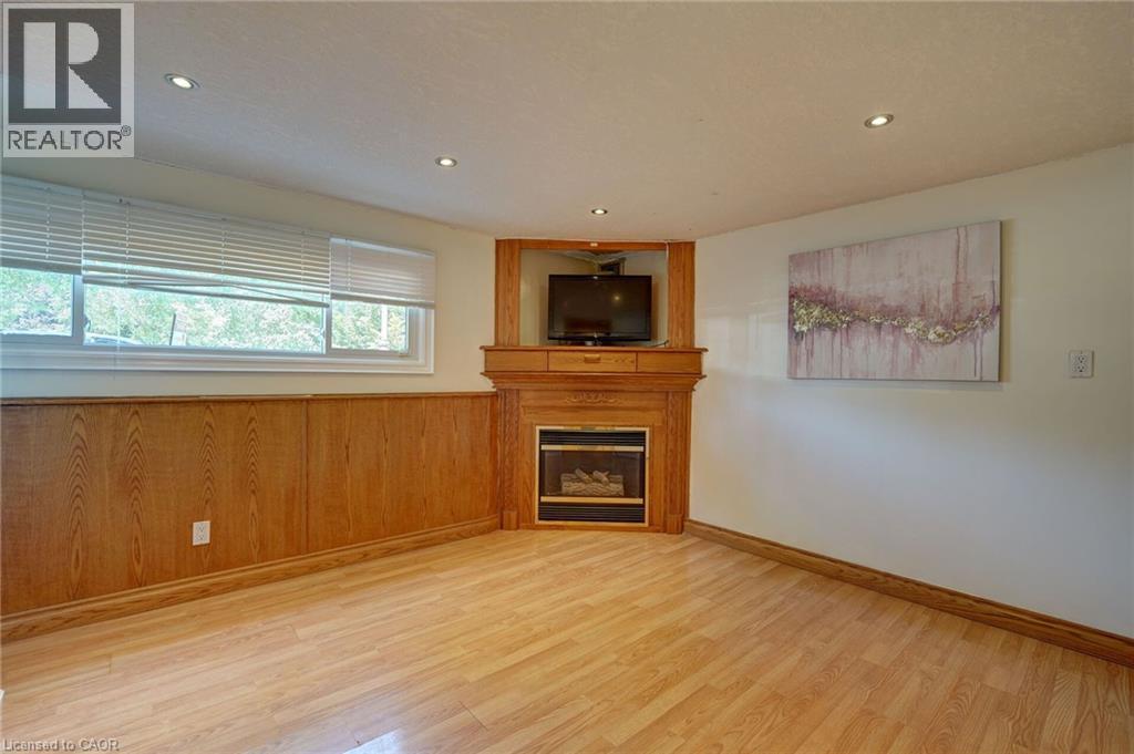 207 Christopher Drive, Cambridge, ON - Indoor With Fireplace