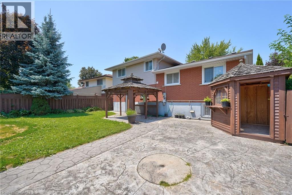 207 Christopher Drive, Cambridge, ON - Outdoor