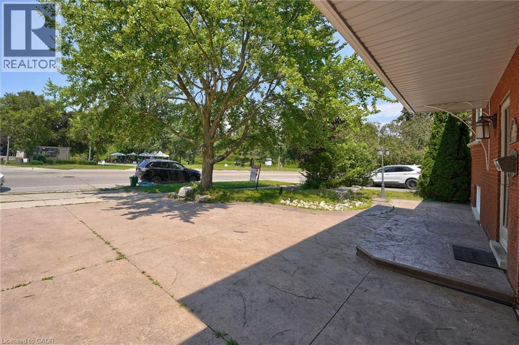207 Christopher Drive, Cambridge, ON - Outdoor