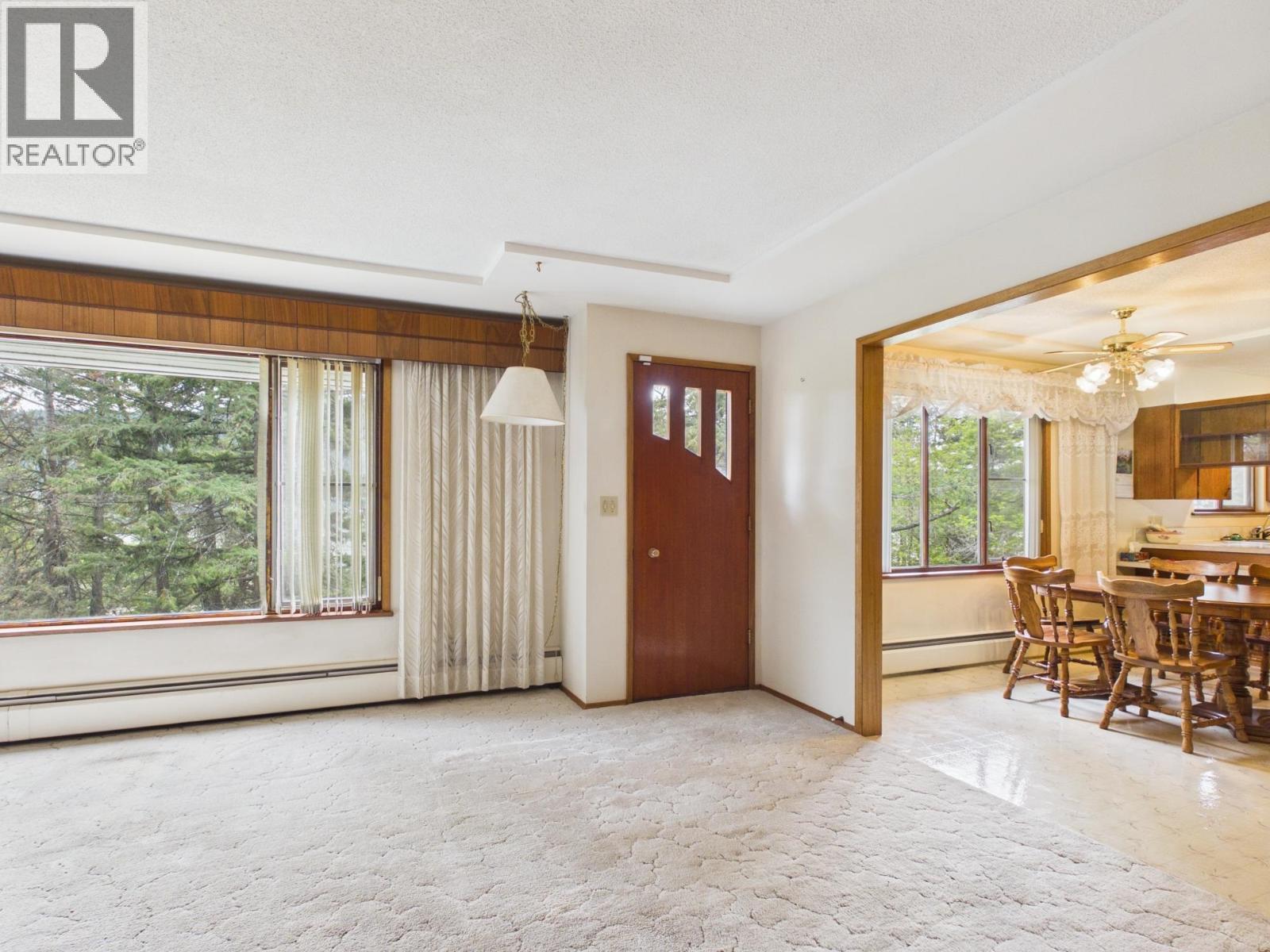 2038 White Road, Williams Lake, BC - Indoor Photo Showing Dining Room