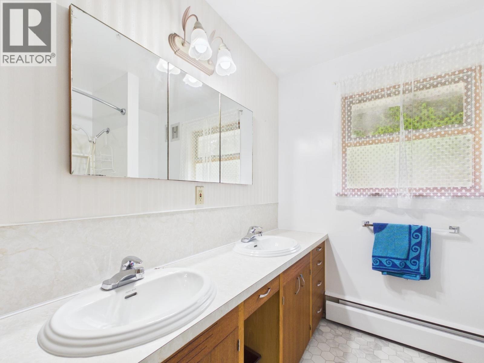 2038 White Road, Williams Lake, BC - Indoor Photo Showing Bathroom