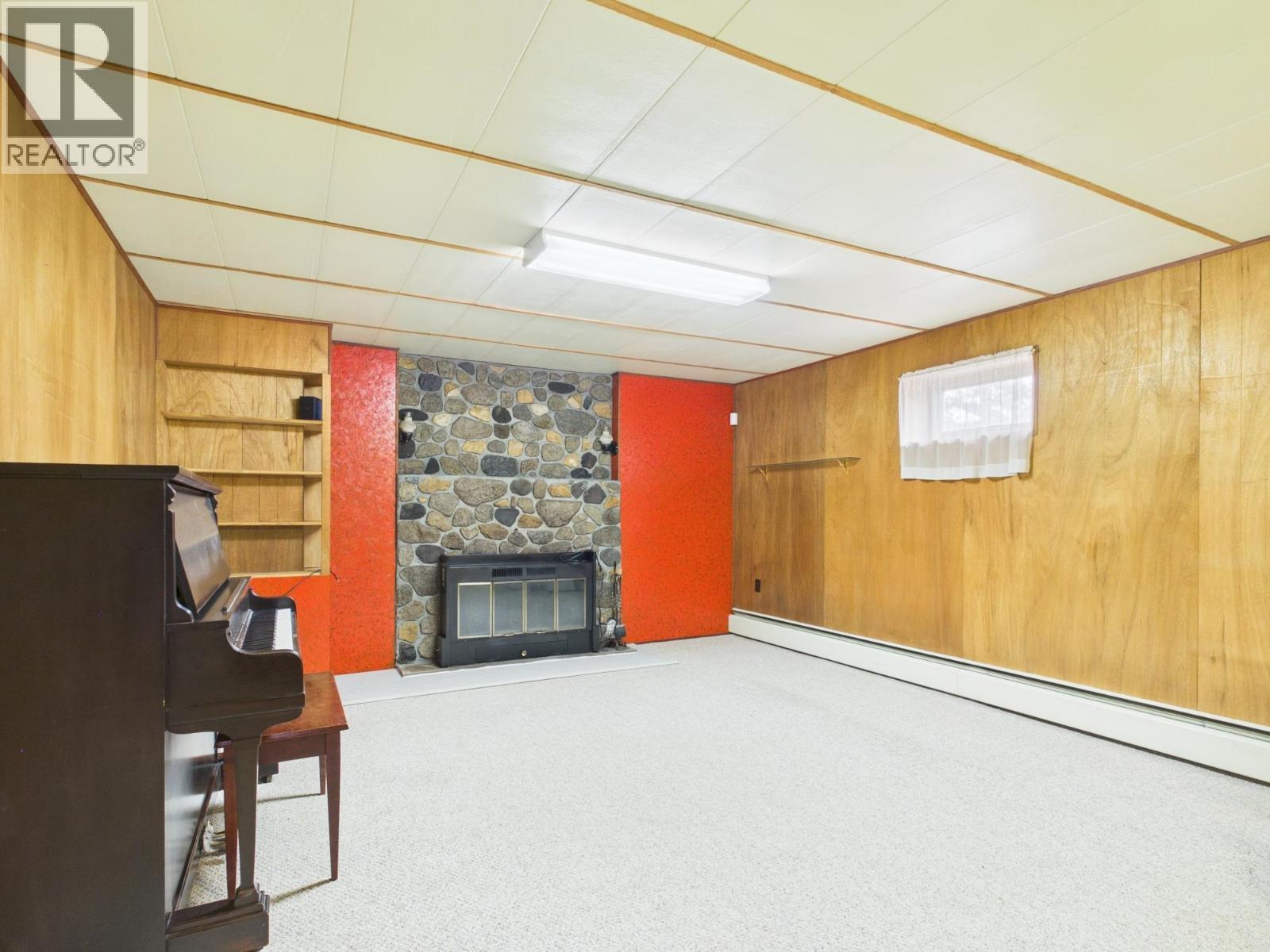 2038 White Road, Williams Lake, BC - Indoor