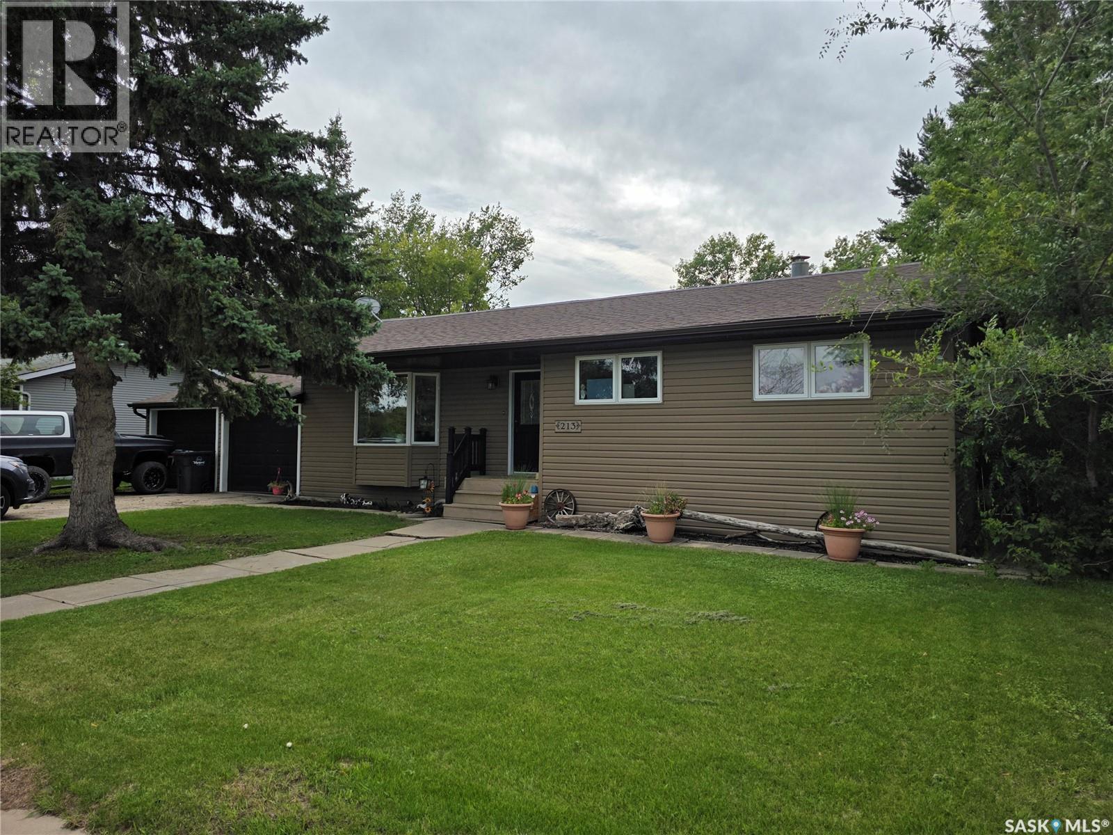 213 9Th Street E, Wynyard, SK - Outdoor