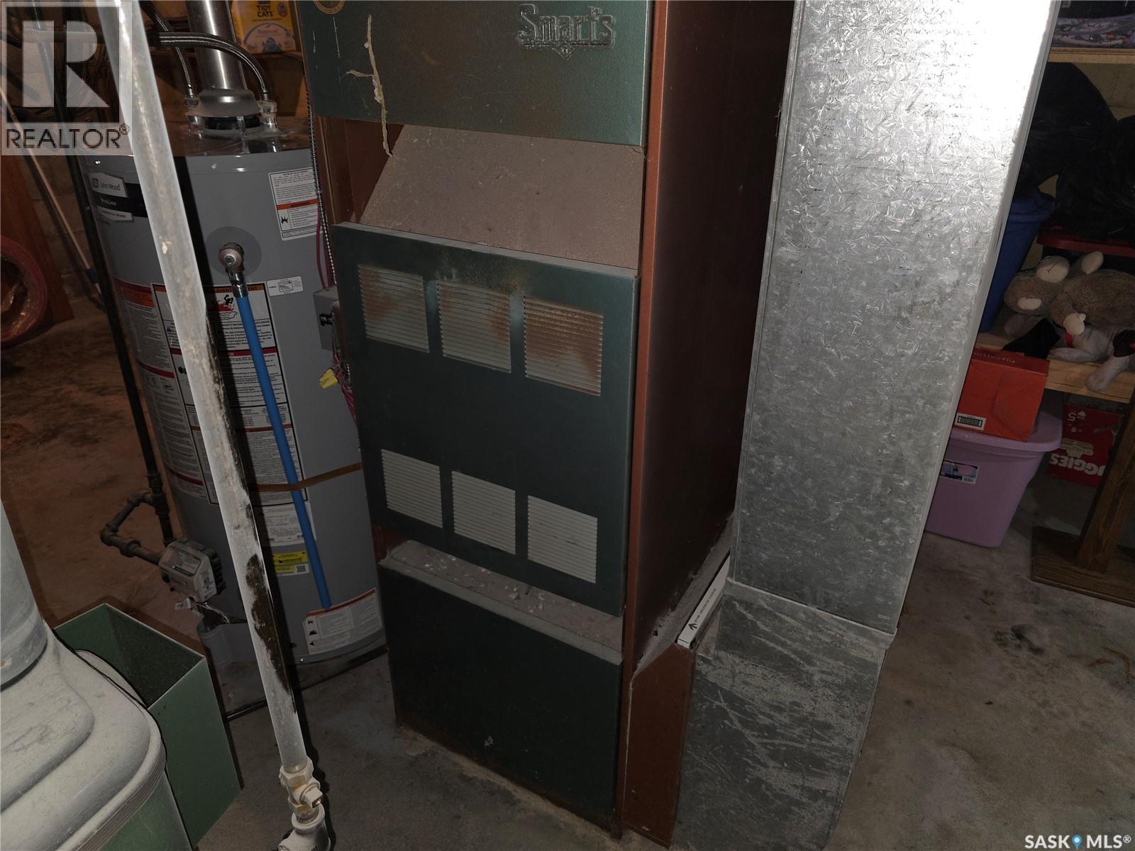 213 9Th Street E, Wynyard, SK - Indoor