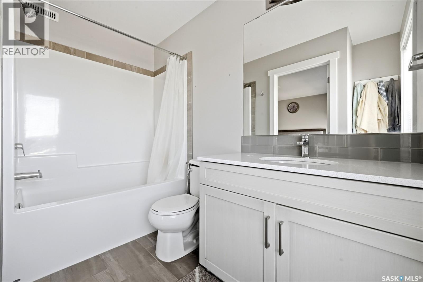 4217 E Keller Avenue, Regina, SK - Indoor Photo Showing Bathroom