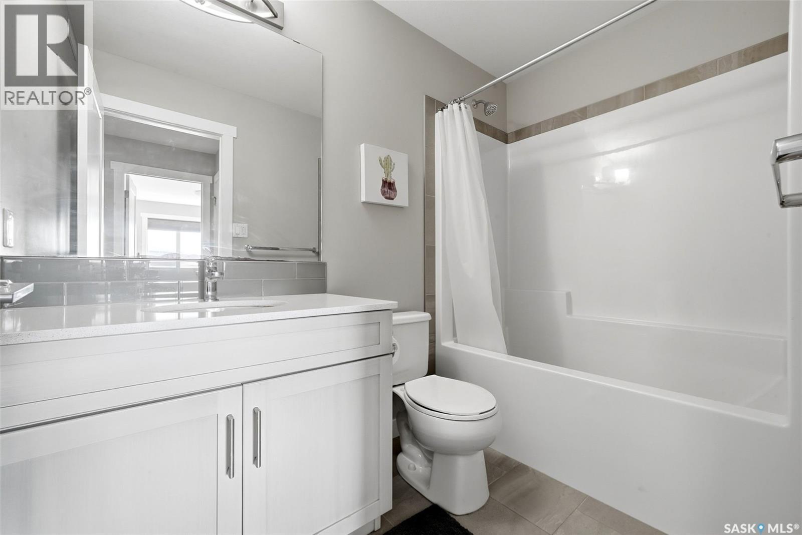 4217 E Keller Avenue, Regina, SK - Indoor Photo Showing Bathroom