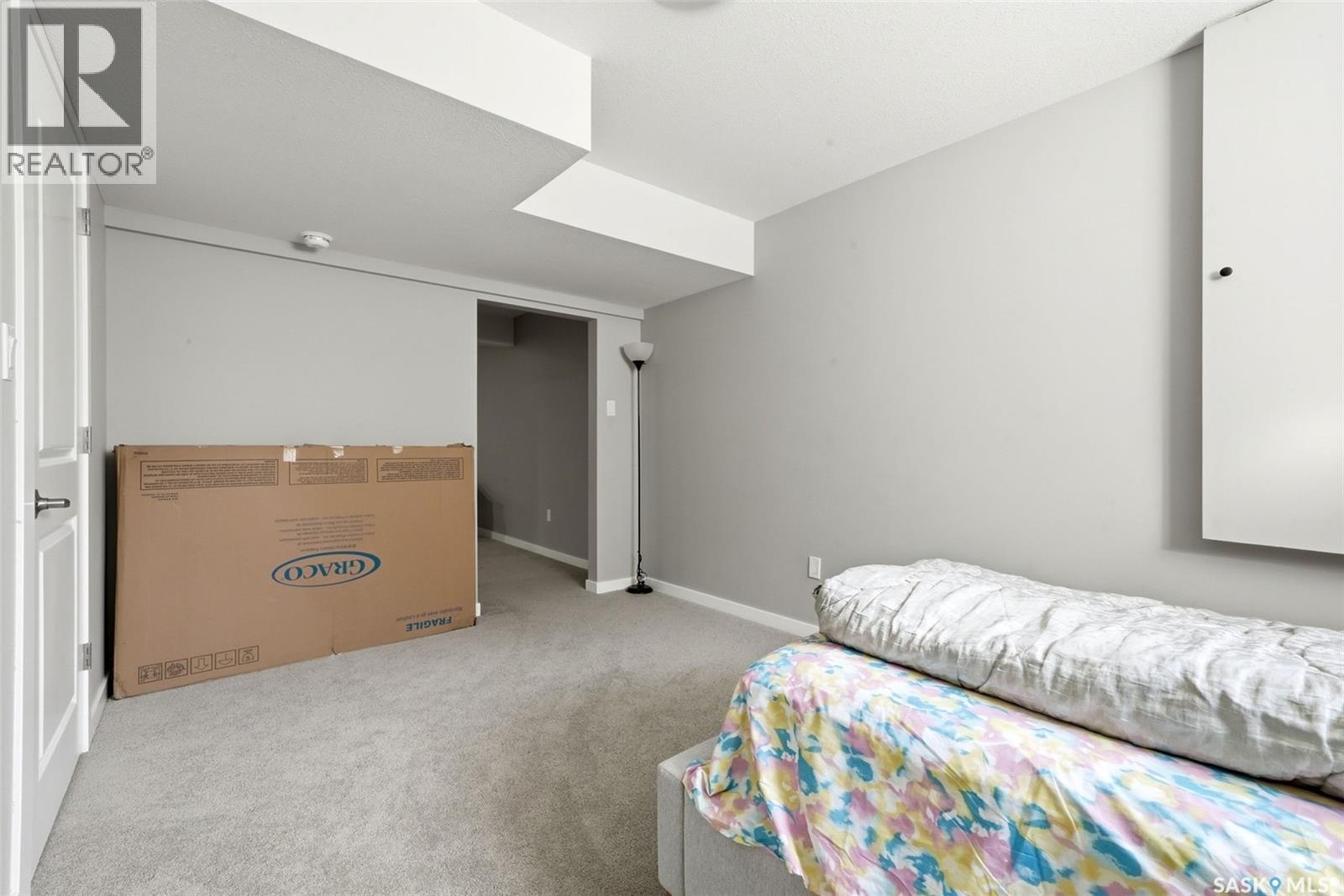 4217 E Keller Avenue, Regina, SK - Indoor