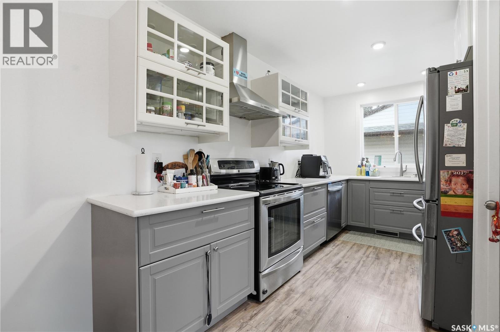 1113 Wilson Crescent, Saskatoon, SK - Indoor Photo Showing Kitchen