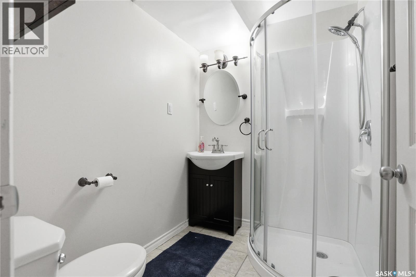 1113 Wilson Crescent, Saskatoon, SK - Indoor Photo Showing Bathroom