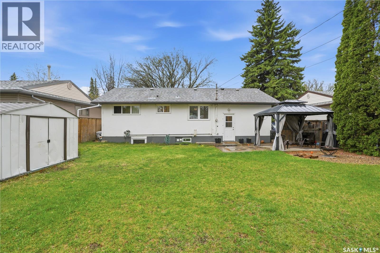 1113 Wilson Crescent, Saskatoon, SK - Outdoor With Backyard