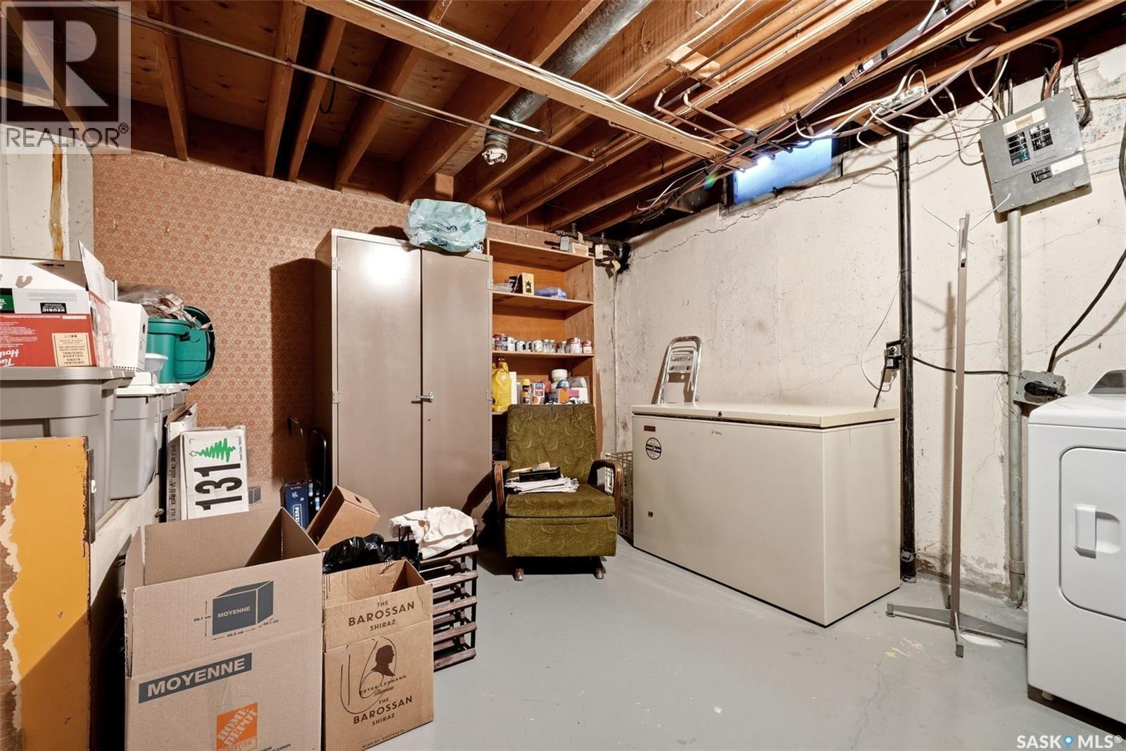 41 Spruceview Road, Regina, SK - Indoor Photo Showing Laundry Room